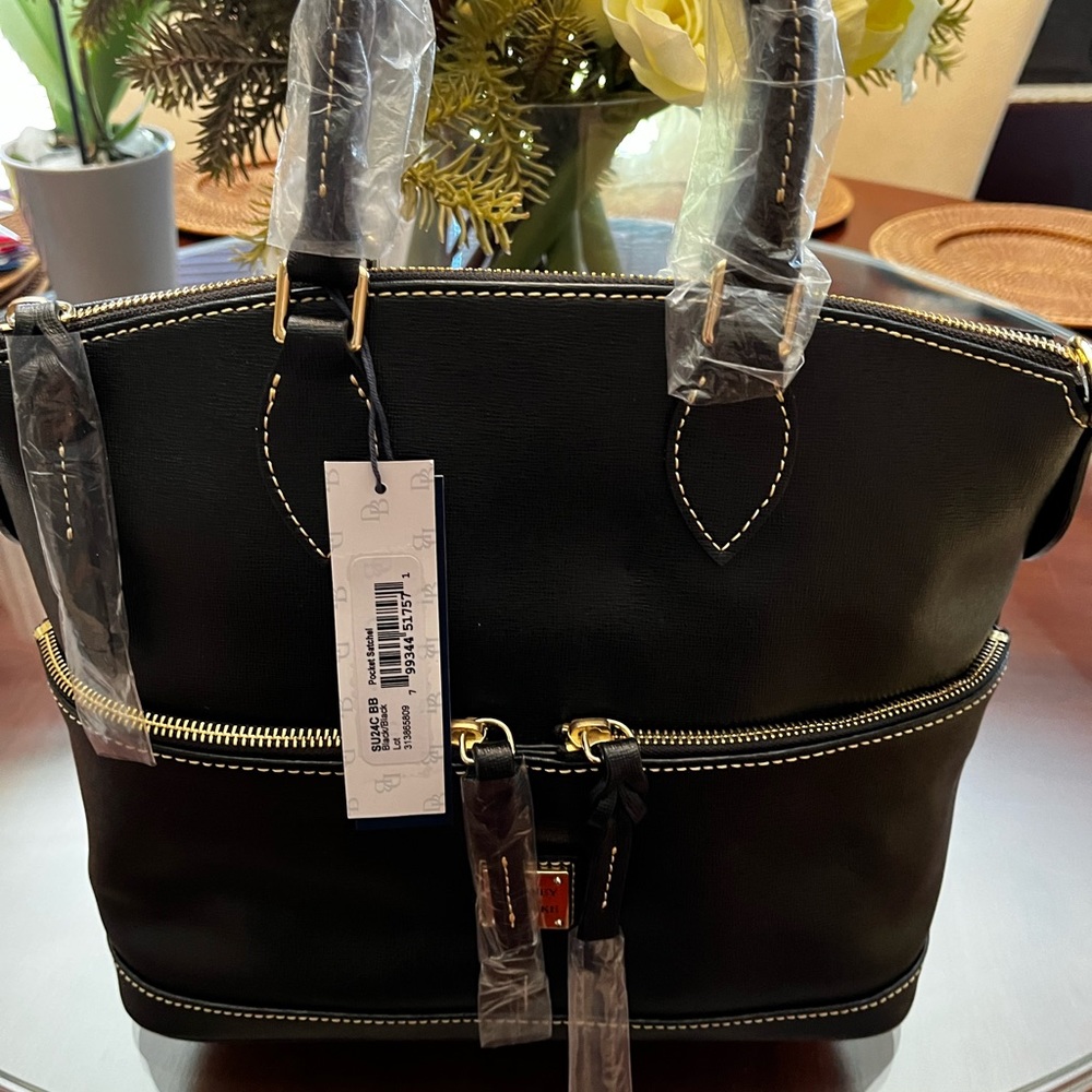 Dooney & Bourke Pocket satchel